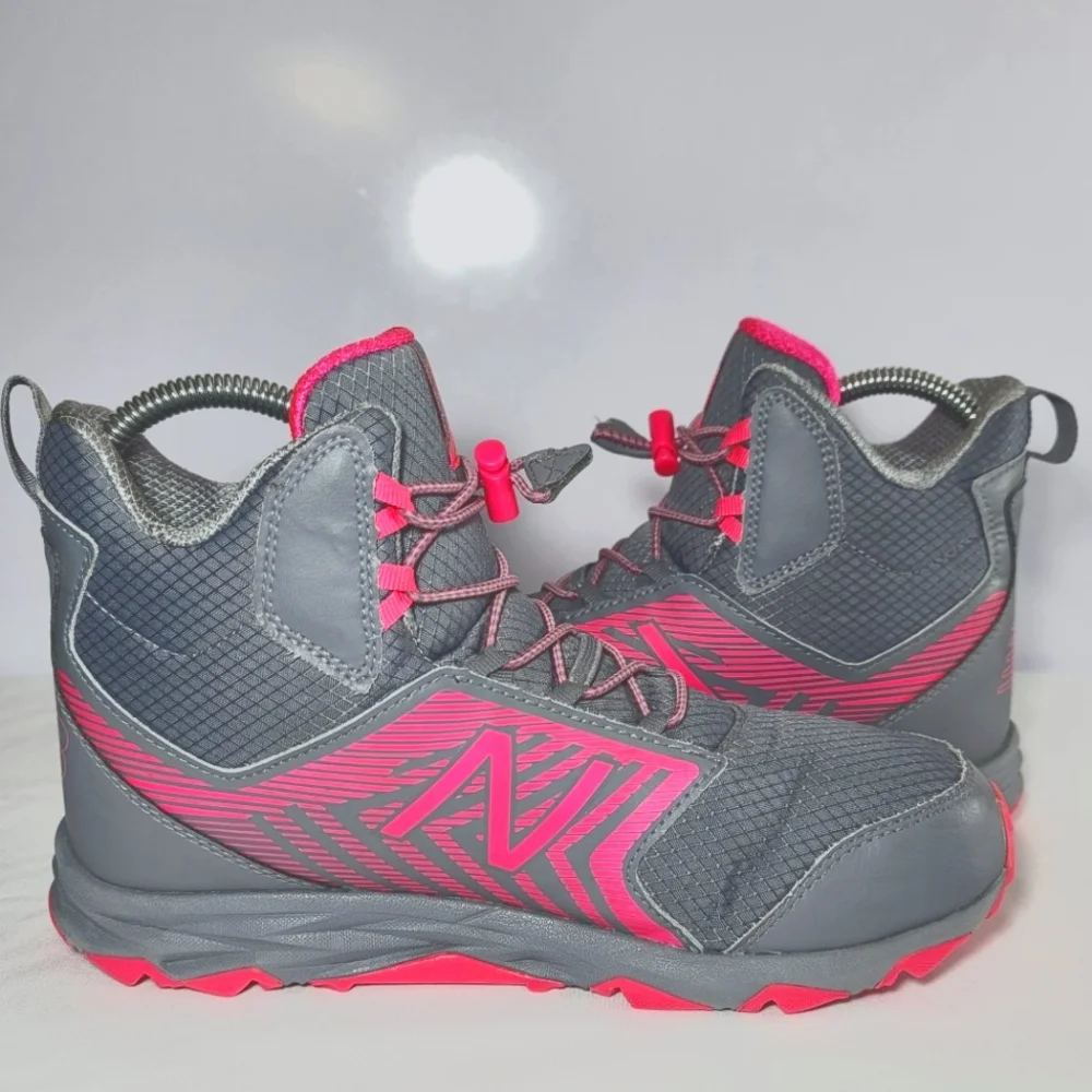New Balance Big boys size 7 Grey & Pink 700v1 Hiking sneakers.